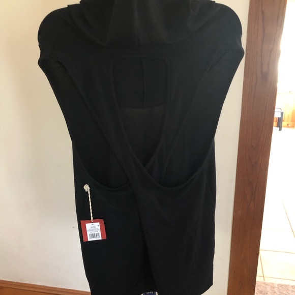 Women’s Mossimo Hooded Tank - Picture 4 of 8